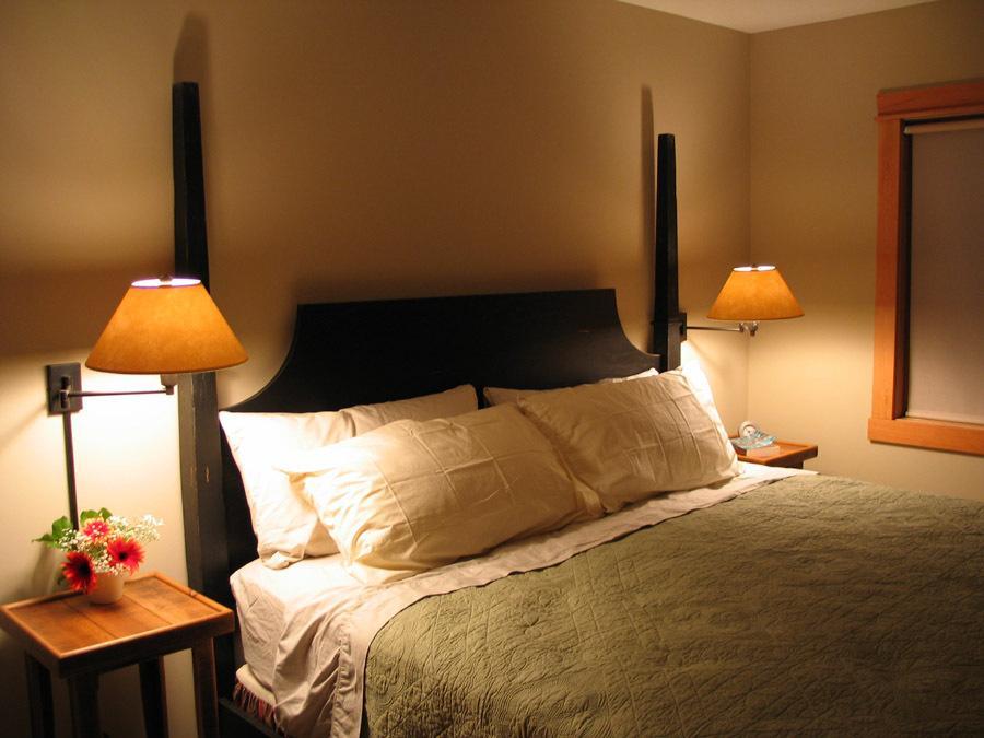 Canmore Crossing Room photo