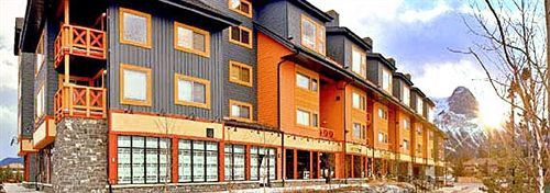 Canmore Crossing Hotel Exterior photo